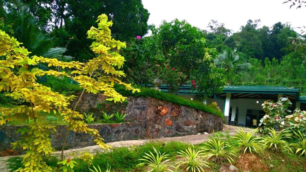 Salmanel Resort Ratnapura Bagian luar foto